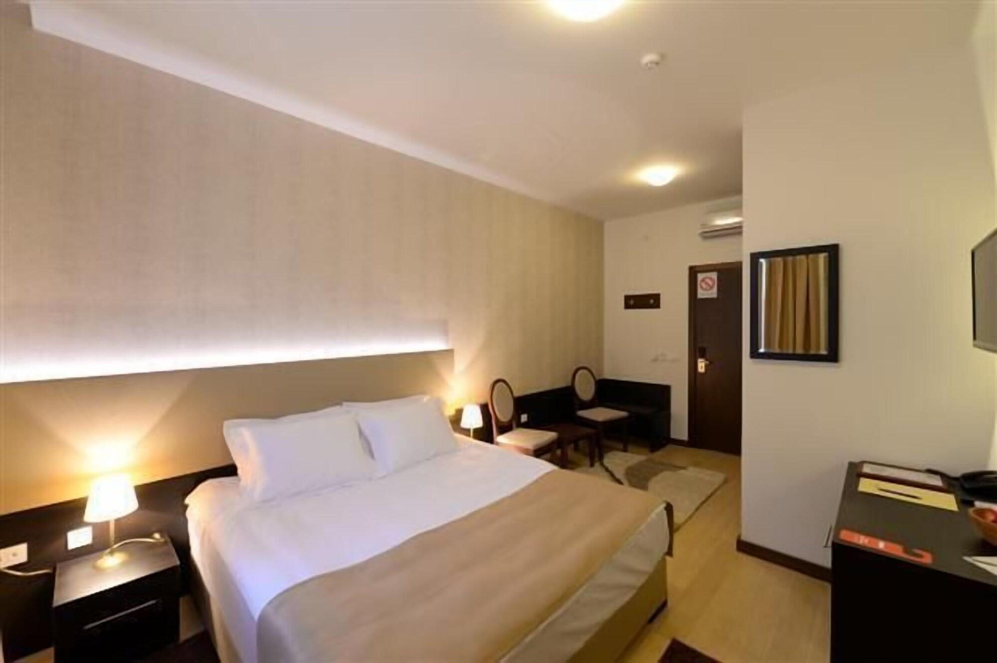Hotel Majdan 베오그라드 외부 사진